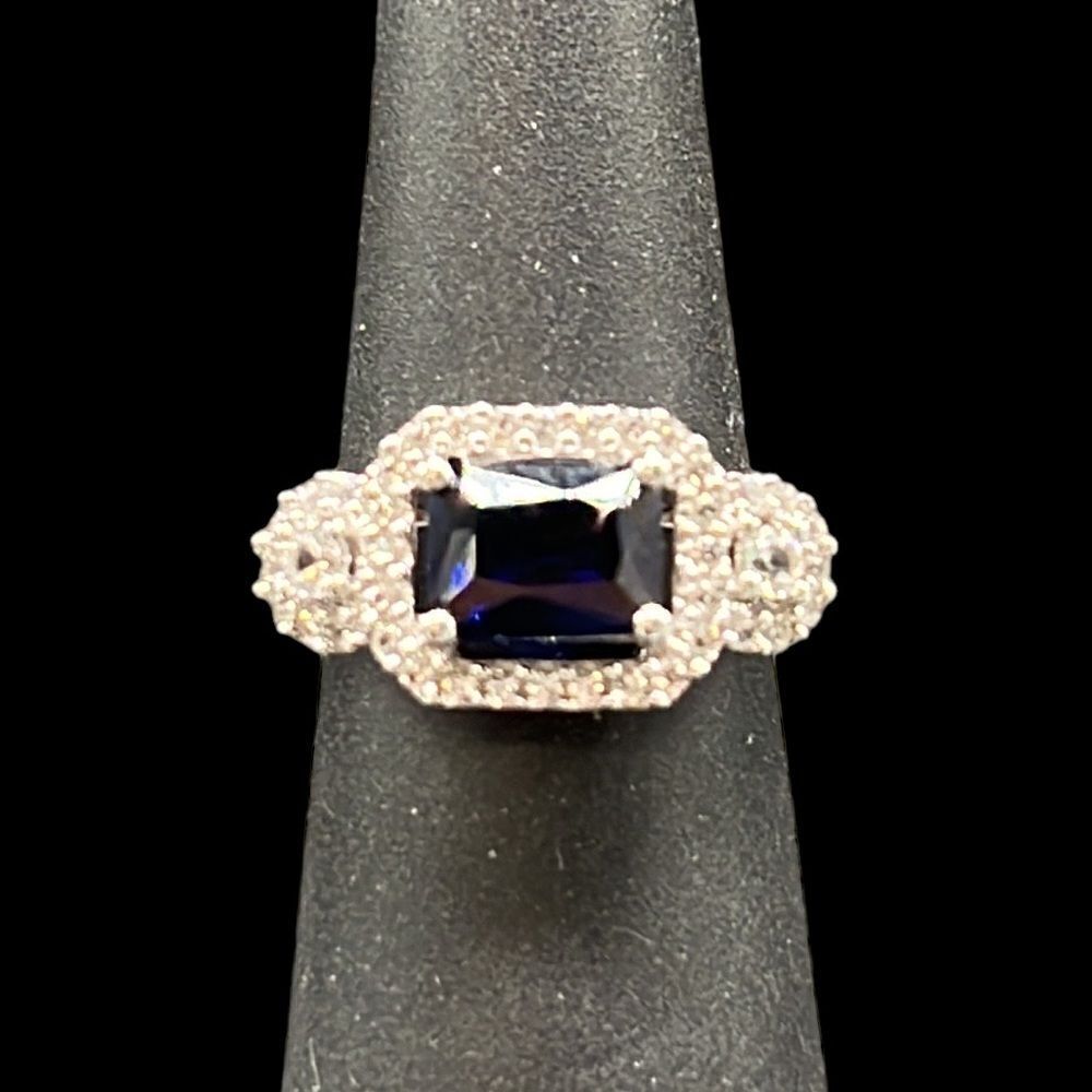 Blue Sapphire Ring Woman’s Size 6 Sterling Silver 925 Simulated Stone CZ Halo